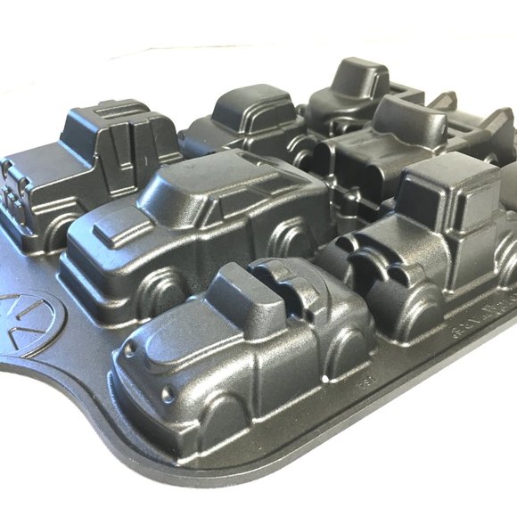 NORDIC WARE Vtg Car Automobile Cake Muffin Pan EUC - Picture 4 of 12